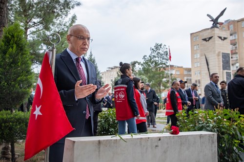 18 Mart Şehitleri Çelenk Sunma Töreni
